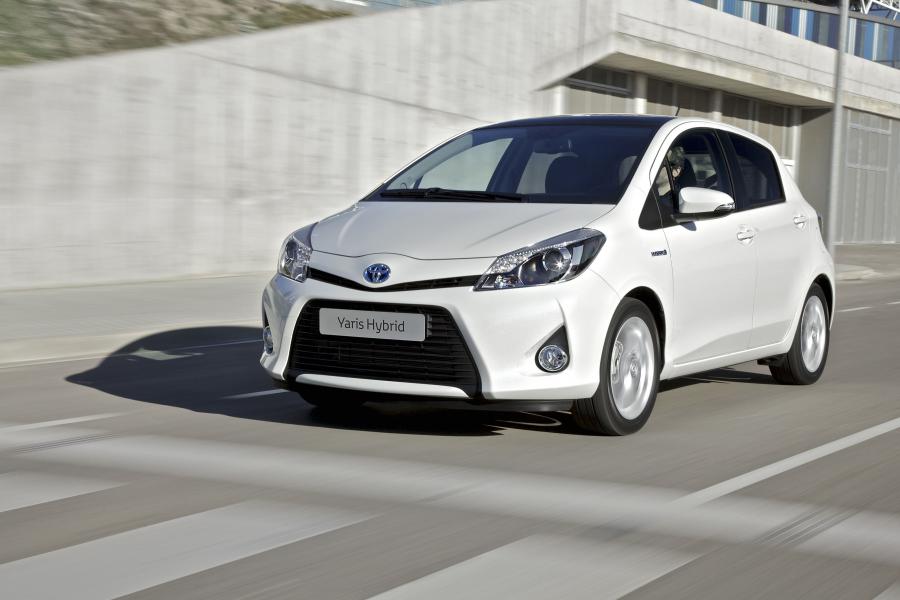  Toyota Yaris Hybrid 2012 года  (фото 29 из 35)